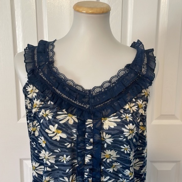 American rag sleeveless tank top with ruffle neckline and daisy design Navy blue - Picture 3 of 8